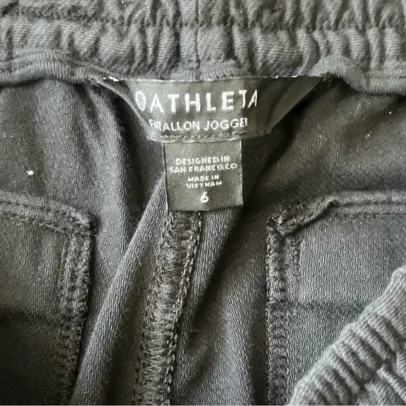 Athleta Farallon joggers, size 6 (I usually wear a size 8 and these fit), black - Picture 5 of 10
